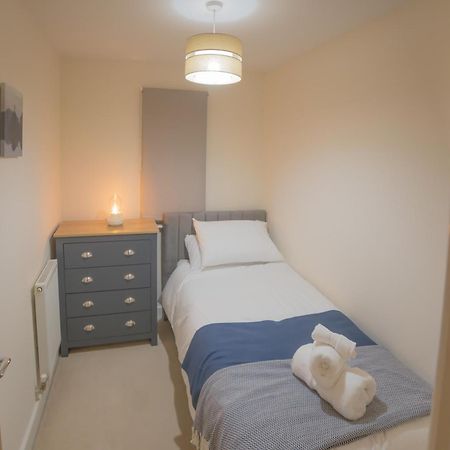 Sleeps9 Parking&Garage 17 Mins To Gatwick, 30 To London Villa Merstham Exterior photo
