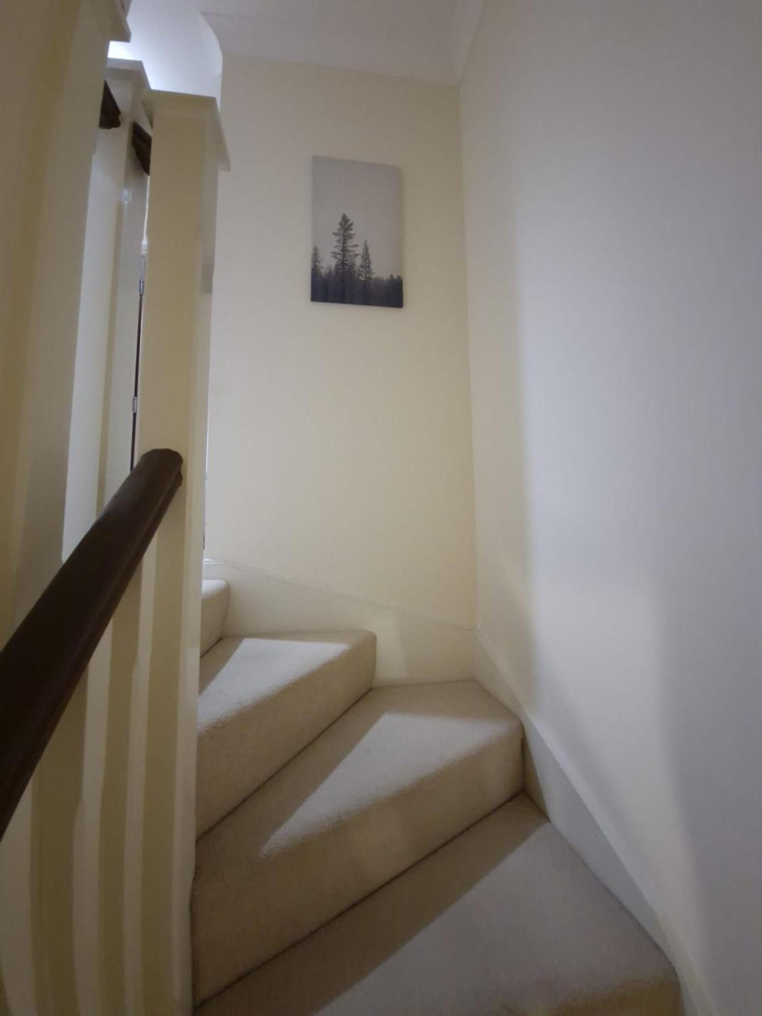Sleeps9 Parking&Garage 17 Mins To Gatwick, 30 To London Villa Merstham Exterior photo