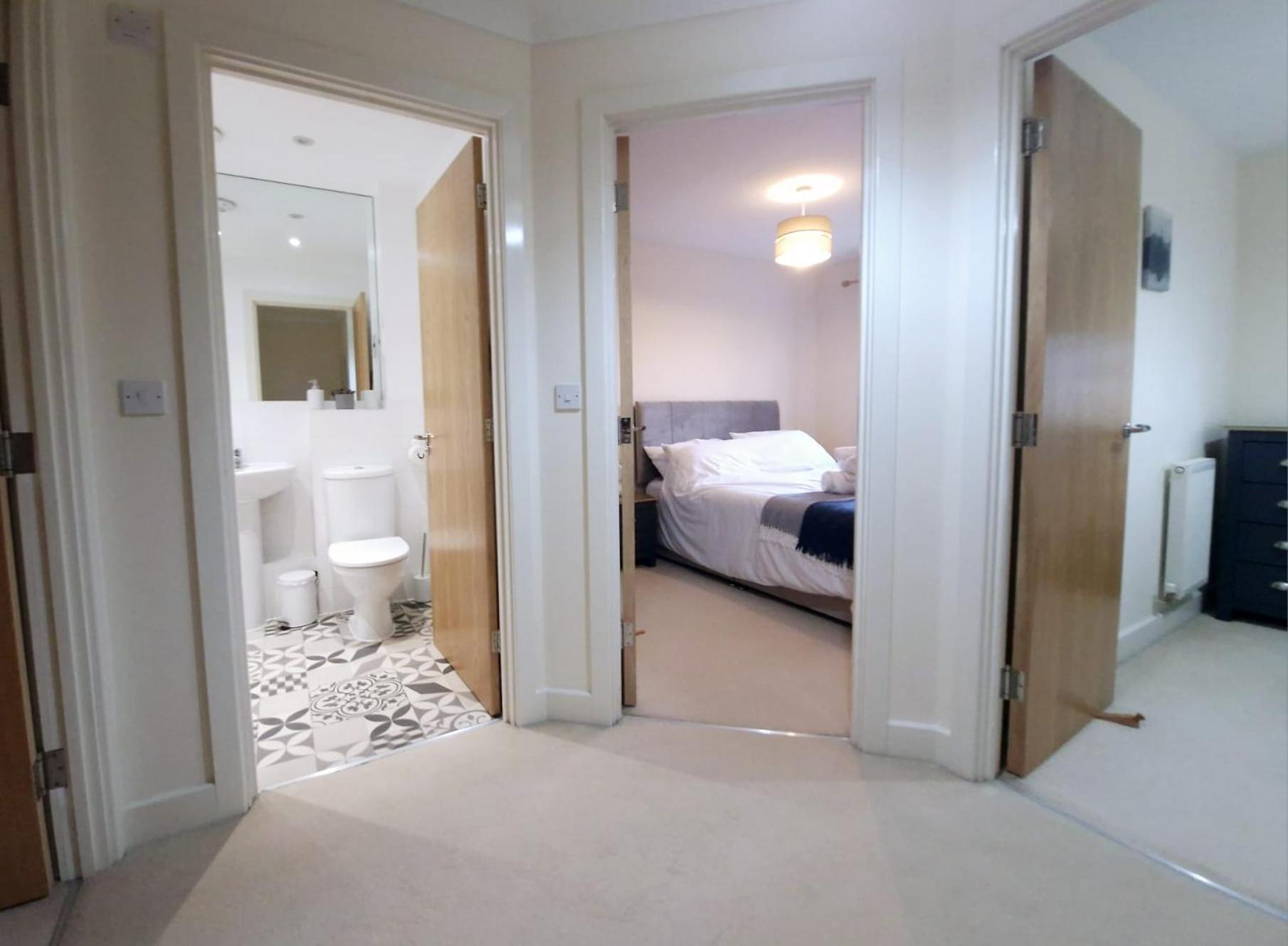 Sleeps9 Parking&Garage 17 Mins To Gatwick, 30 To London Villa Merstham Exterior photo